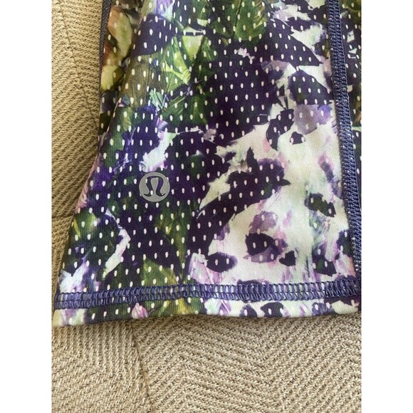 LULULEMON Dancing Warrior Tank Top Power Bra Women’s Size 6 Athletic Gym Floral - Picture 12 of 13